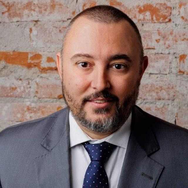 Dr. Rodrigo Lichtenfels, advogado